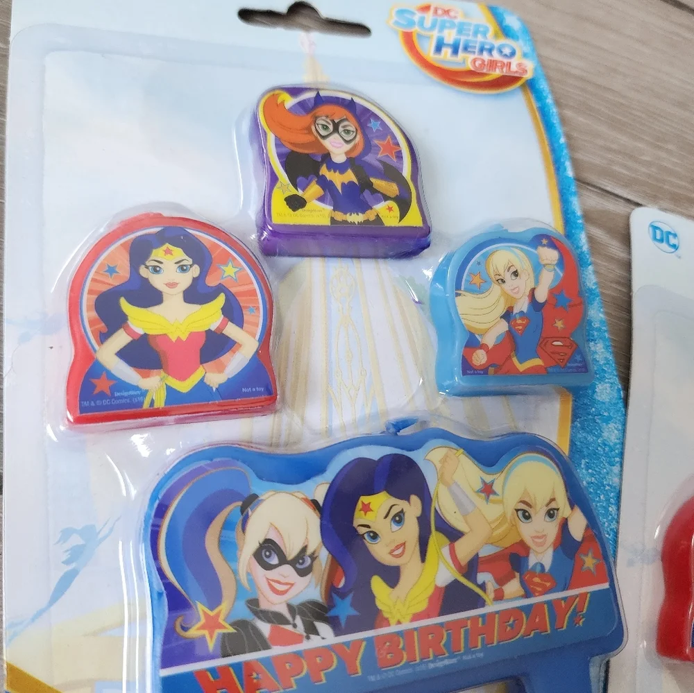 DC superhero birthday candle set